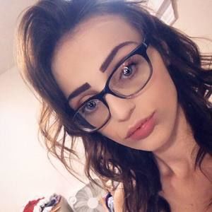 Meet your Posher, Ambur